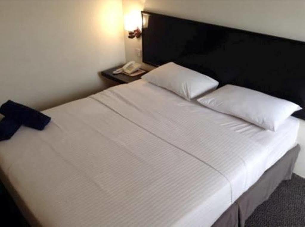 Hotel Sri Sutra - Bandar Sunway 3 Petaling Jaya Buitenkant foto
